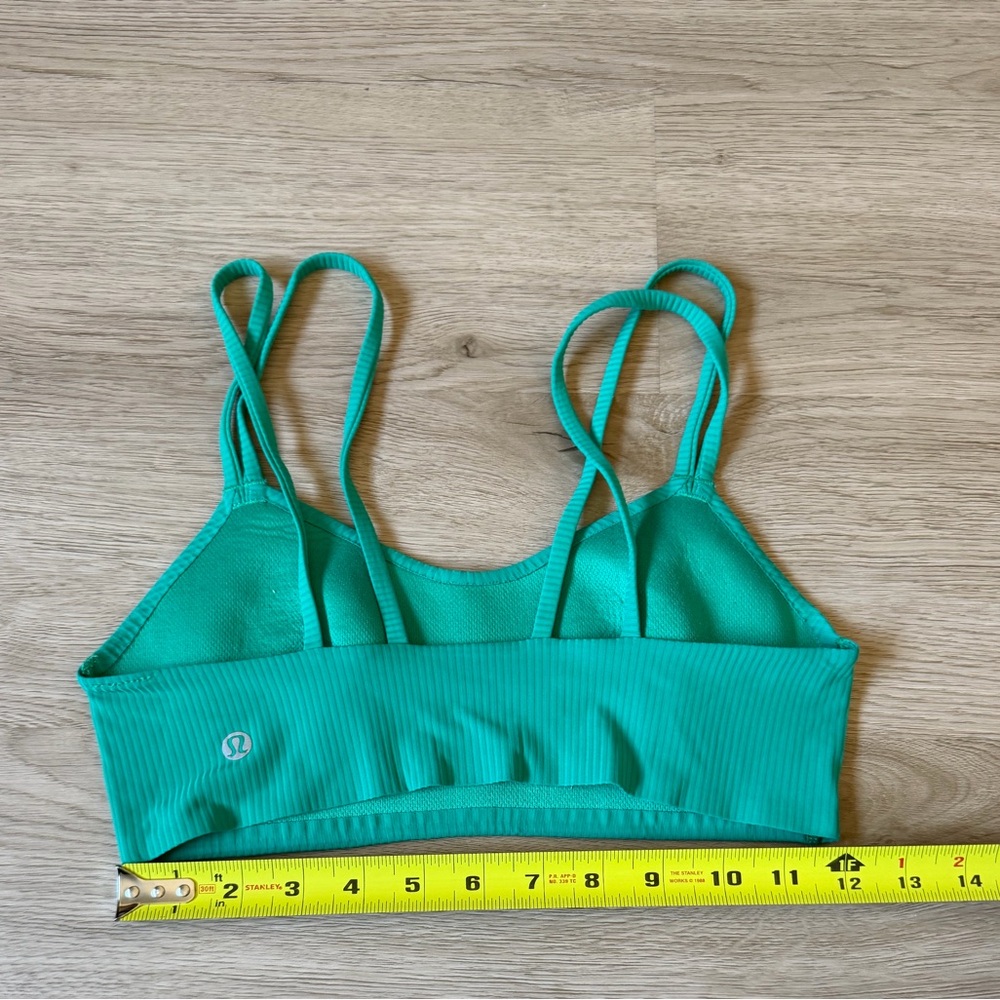 Ribbed lululemon like a cloud bra - Picture 3 of 3